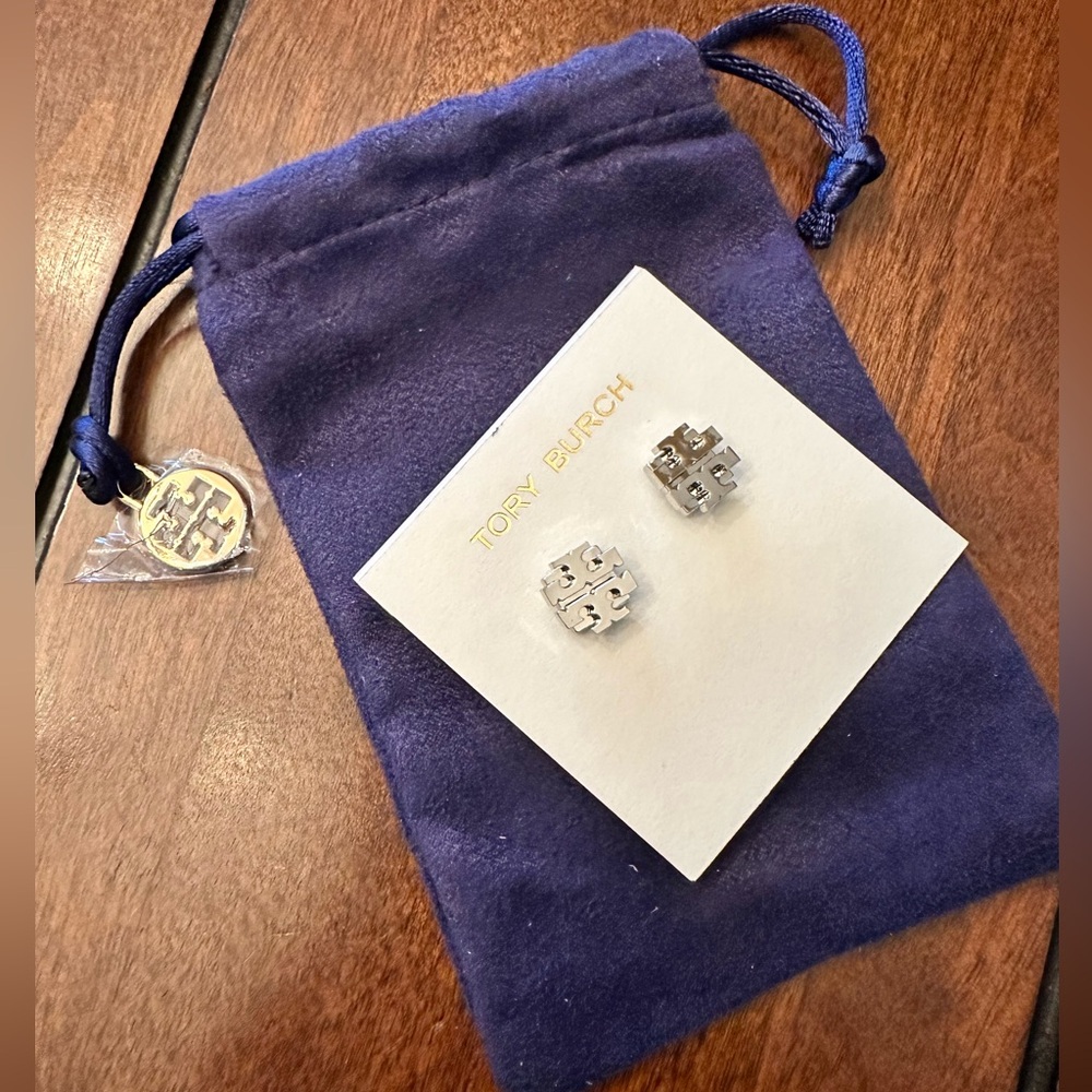 Tory Burch Small T Logo Silver Earrings